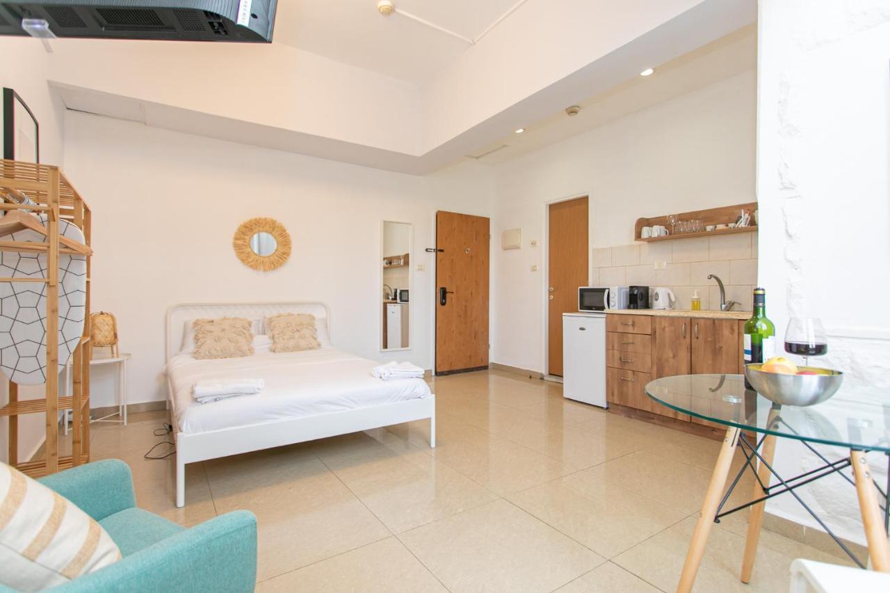 Apartment Port *