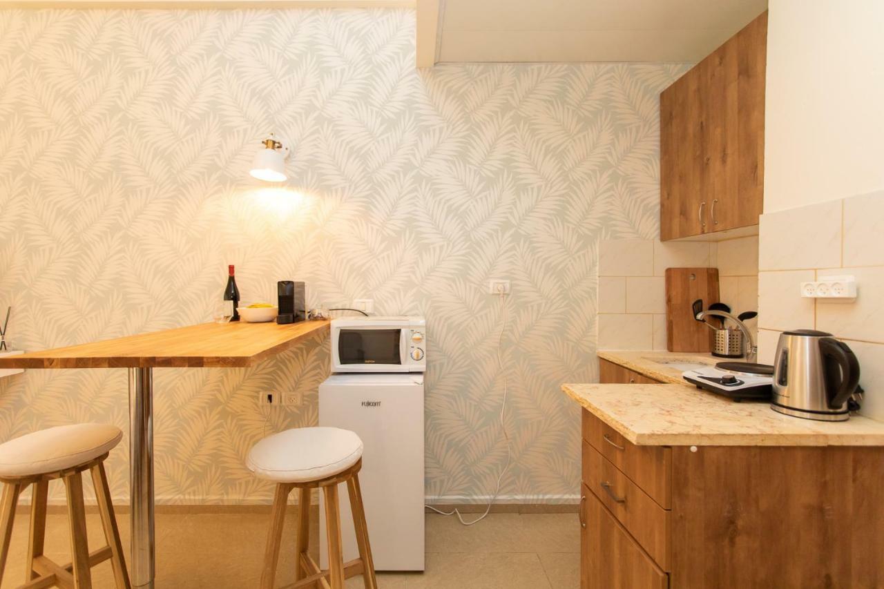 Apartment Port *