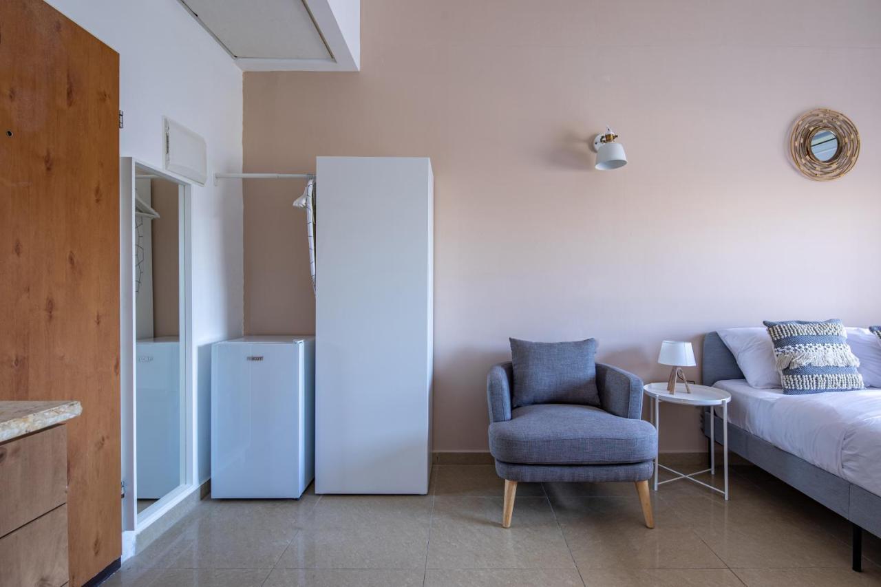 Apartment Port