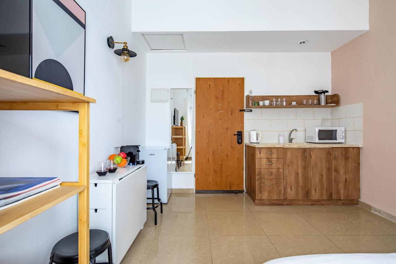Apartment Port *